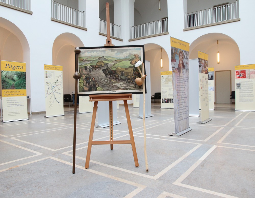 Die Pilgerausstellung des Sauerländer Heimatbundes im Foyer des Landeshauses (Altertumskommission).